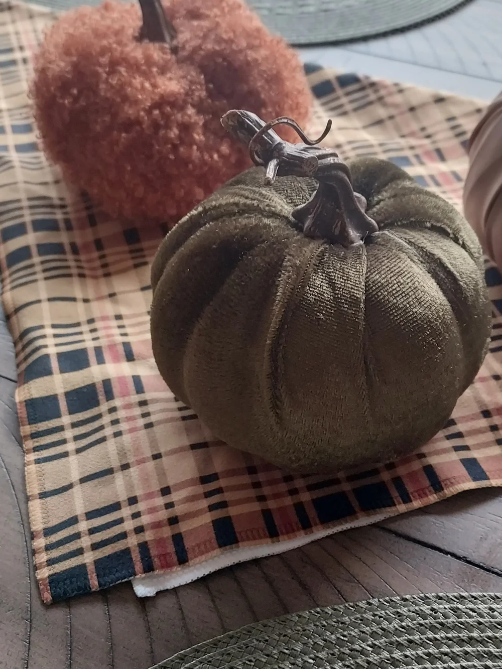 FREE- Fall Pumpkin Decor